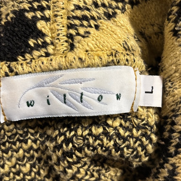 Williow- Plaid high-neck pullover sweater. Size L - Picture 5 of 5